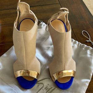 Authentic Vero Cuoio size 6 1/2